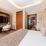 Levni Premium Old Hotel