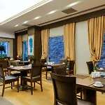 Hotel Levni Premium Old 4*